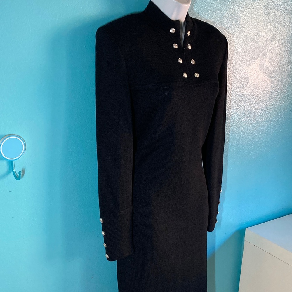 St. John Evening Basics Black Knit Dress Size M /8 with Silvertone Buttons - Picture 10 of 12
